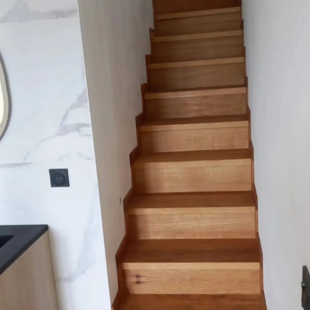 Escalier chene contremarches